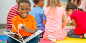 lire avant 6 ans-lecture-apprendre à lire-Montessori-akamai kids-enfant