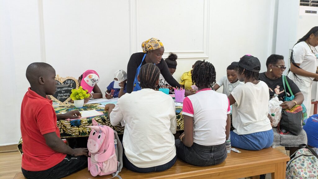 akamai kids -crea kids fair Douala-développement personnel enfant